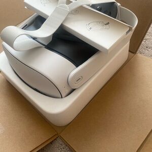 Meta Quest 3S (VERY NEW)